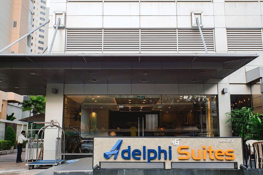Adelphi Suites Hotel