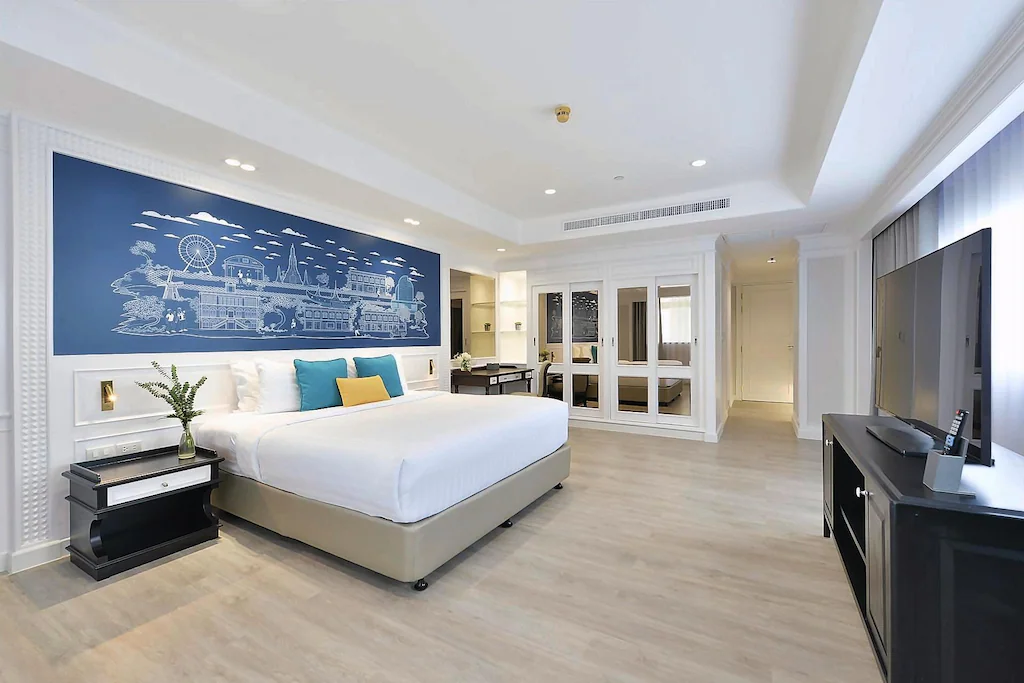 Centre Point Silom Hotel room
