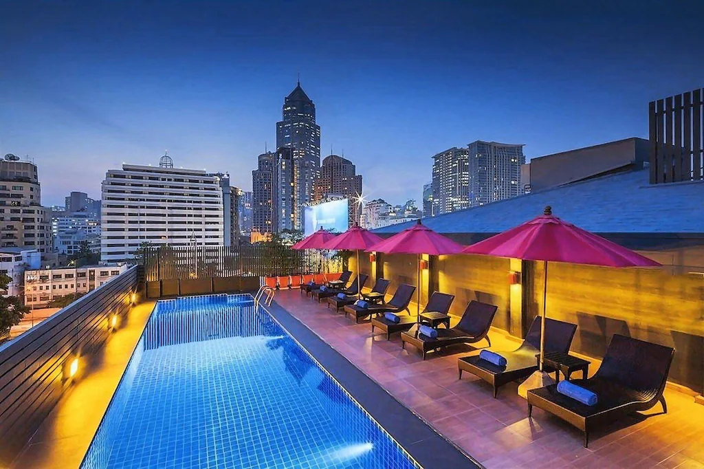 Hotel Solo Sukhumvit 2 pool