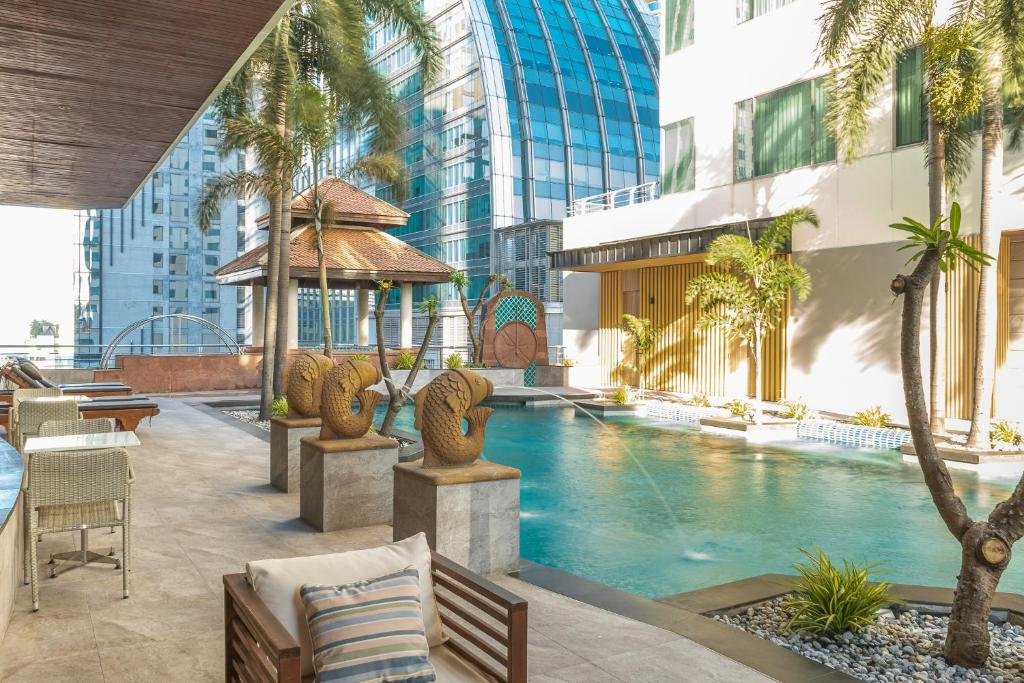 Jasmine City Hotel pool
