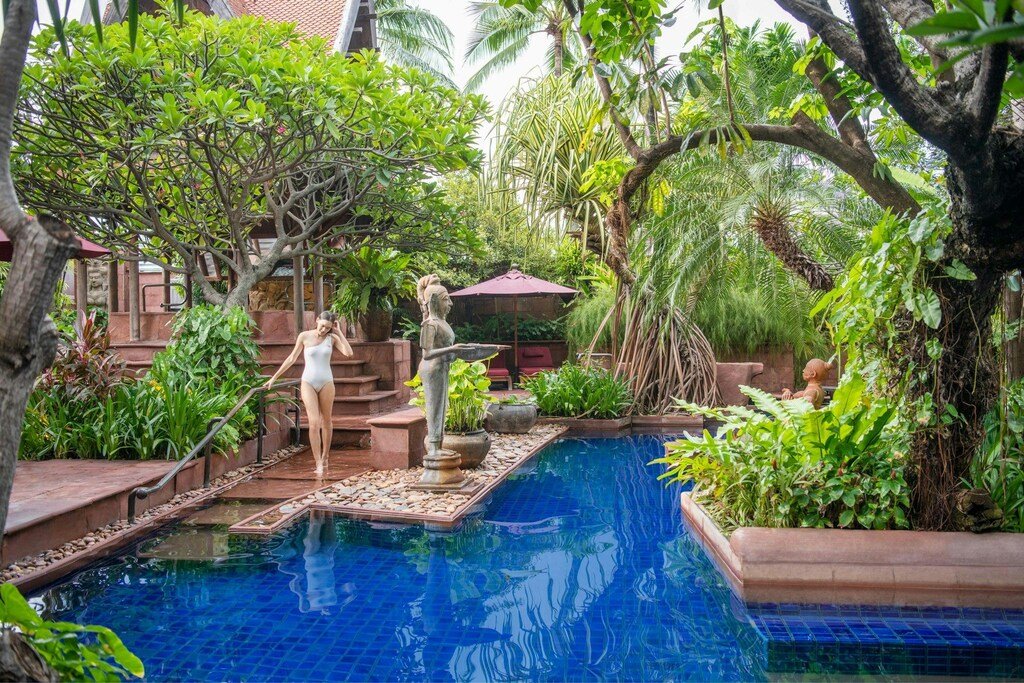 Sheraton Grande Sukhumvit pool