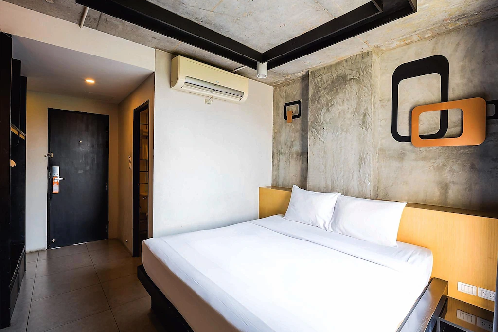 B2 South Pattaya Premier Hotel room