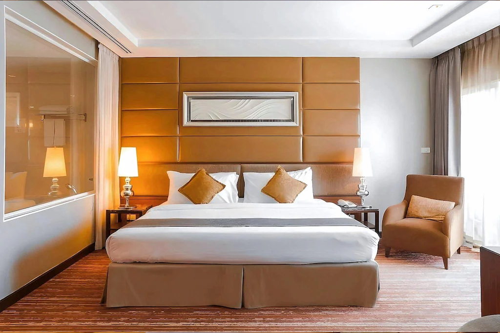 Intimate Hotel