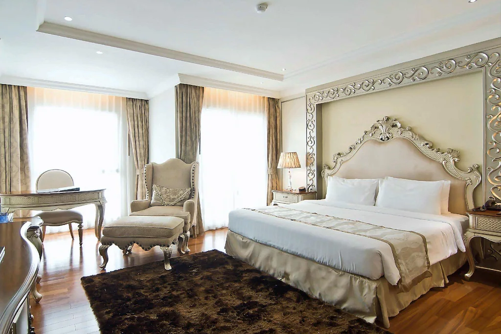 LK The Empress hotel