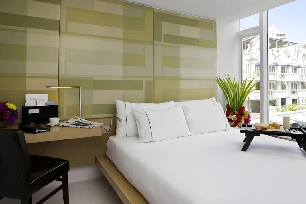Le Fenix hotel room Sukhumvit