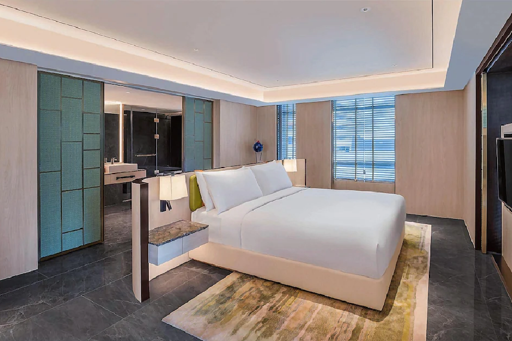 Majestic Grande Hotel room Bangkok