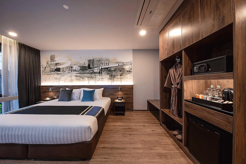 Manhattan Hotel room