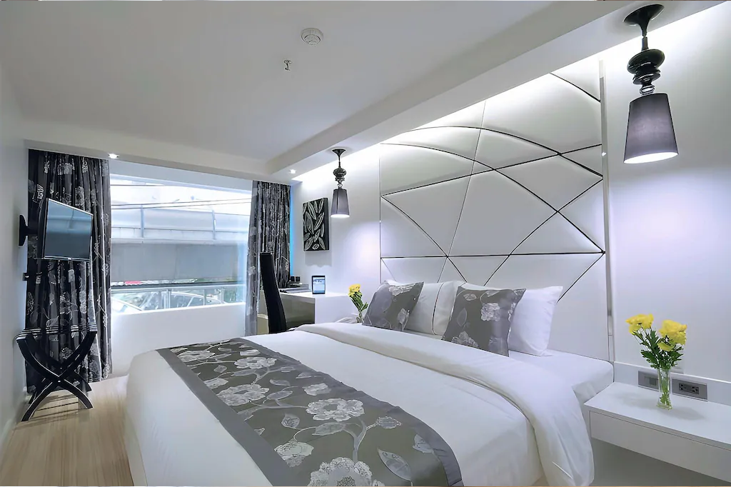 S Sukhumvit Suites Hotel