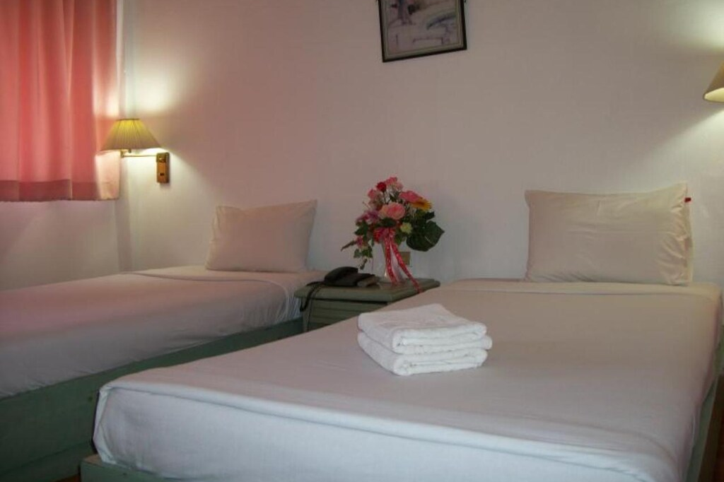 Sawasdee Hotel room