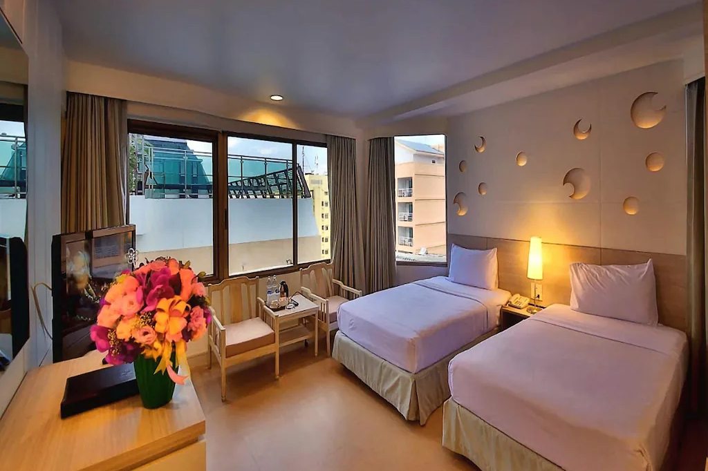 Sunshine Hotel room