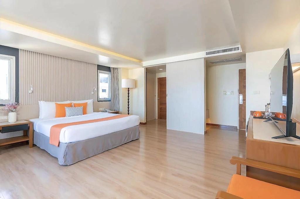 Sunshine Hotel