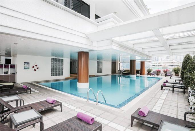 Phachara Suites Bangkok - Swimming - pool