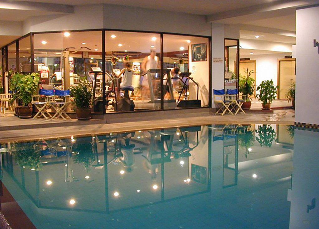 Tai-Pan Hotel - Swimming pool