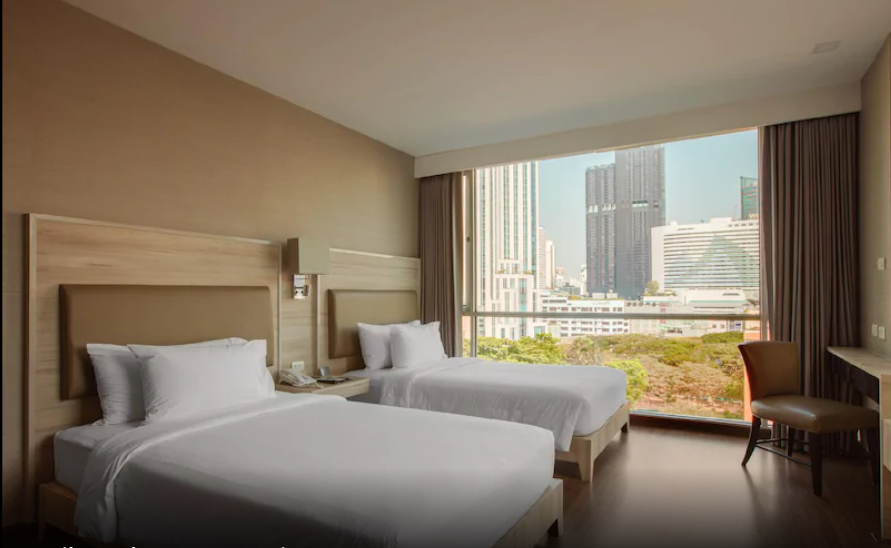 Adelphi Suites Bangkok - Bed - Hotels Near Nana Plaza
