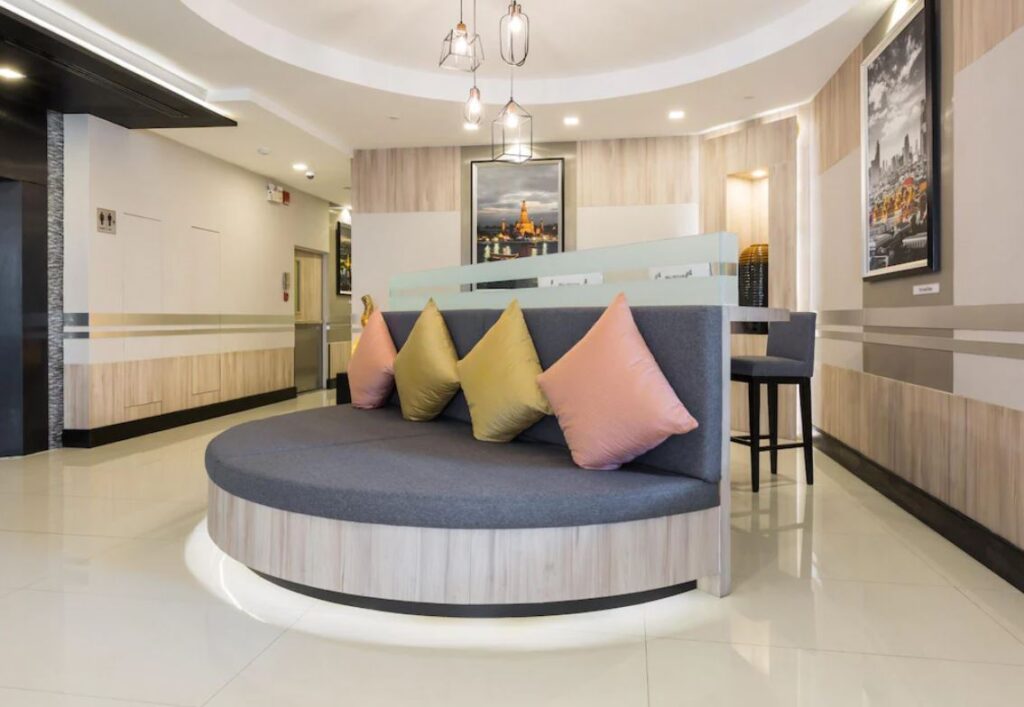 Adelphi Suites Hotel - Reception